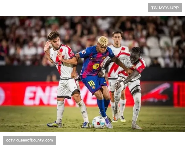 巴萨对阵瓦伦西亚比赛中，VAR介入长时间审核引发现场球迷不满